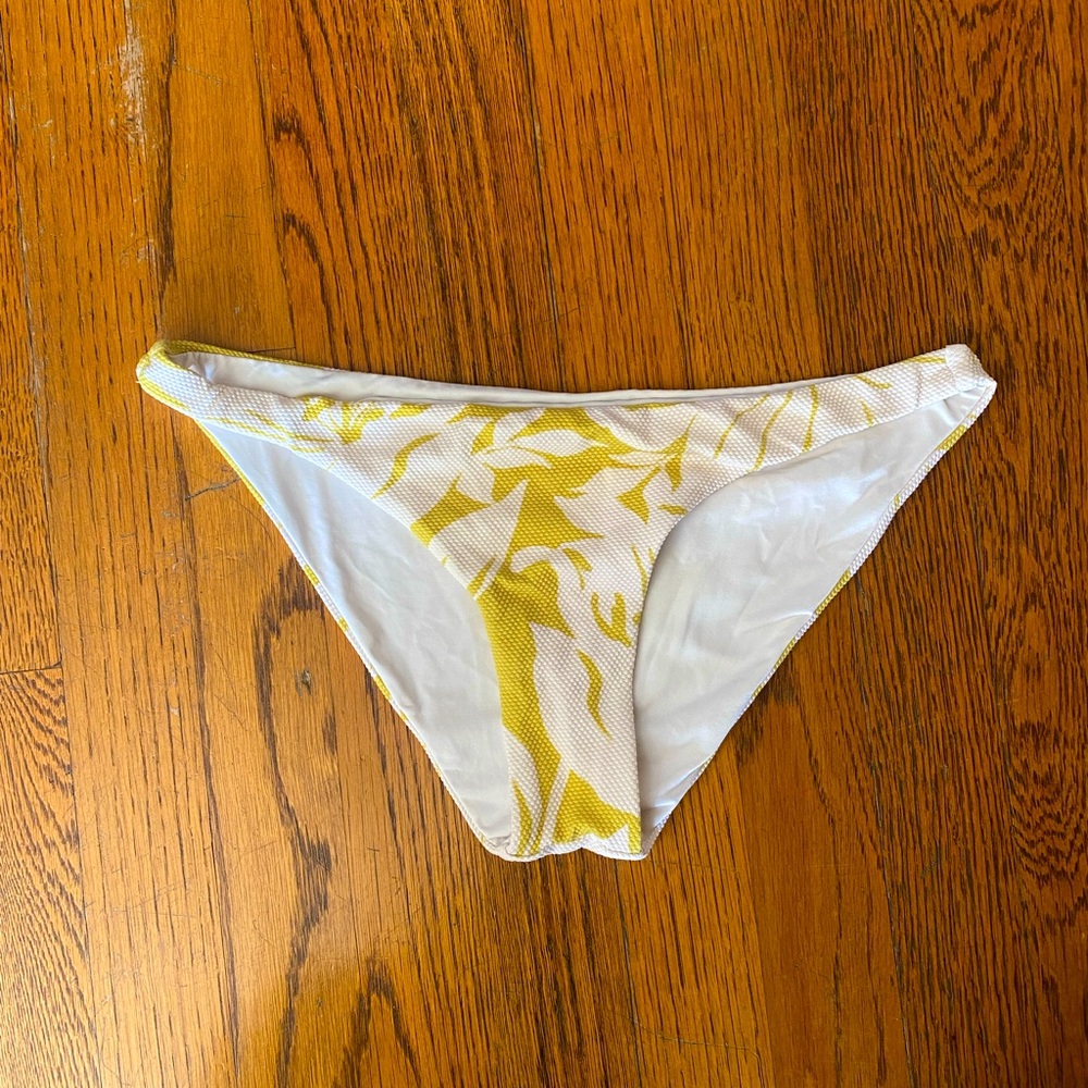 LSPACE Cabana Bitsy Bikini Bottom in Havana Blooms, Size Medium